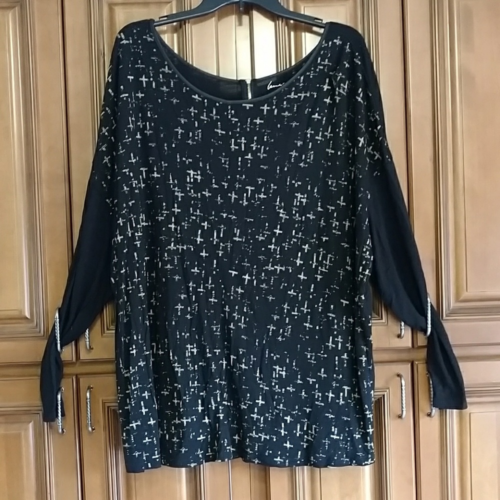 Lane Bryant plus size cross top size 22/24